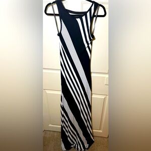 MONTEAU Black and white sleeveless maxi dress